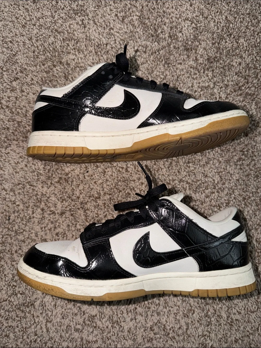 Nike Dunk Low LX - Picture 2 of 6